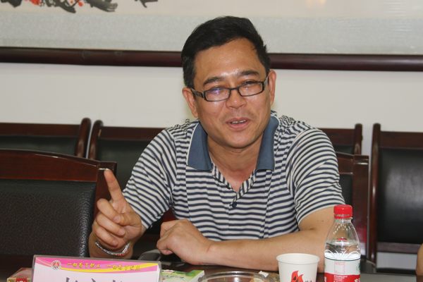 下石節(jié)礦礦長李文輝介紹礦井發(fā)展建設(shè)情況 下石節(jié)礦礦長李文輝介紹礦井發(fā)展建設(shè)情況