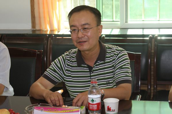 省國資委黨風(fēng)室主任魏國林在會(huì)上講話 省國資委黨風(fēng)室主任魏國林在會(huì)上講話